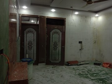 Building Lobby in 3 BHK Builder Floor at Dwarka Mor – for Sale