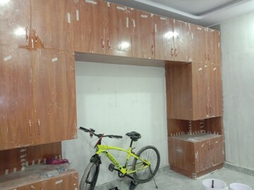 Furnished Amenities in 3 BHK Builder Floor at Dwarka Mor – for Sale