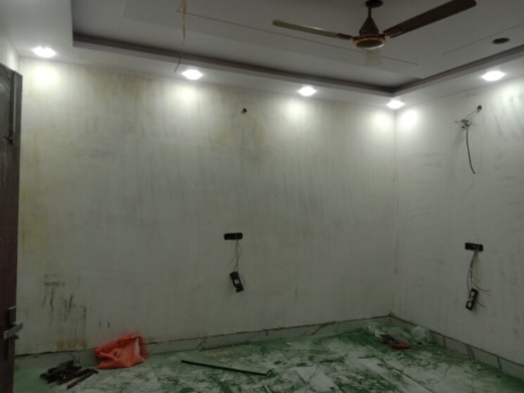 Room, dwarka mor 3 Bedroom 900 Sq.Ft. Builder Floor In Dwarka Mor Delhi 9556726
