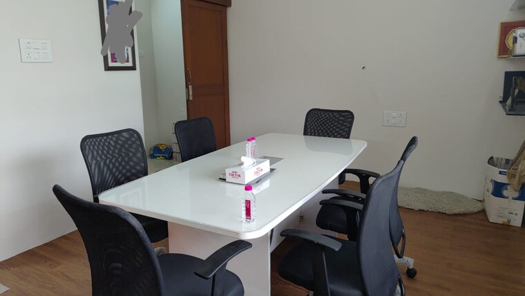 Team Area, bandra west Commercial Office Space 765 Sq.Ft. In Bandra West Mumbai 9556793