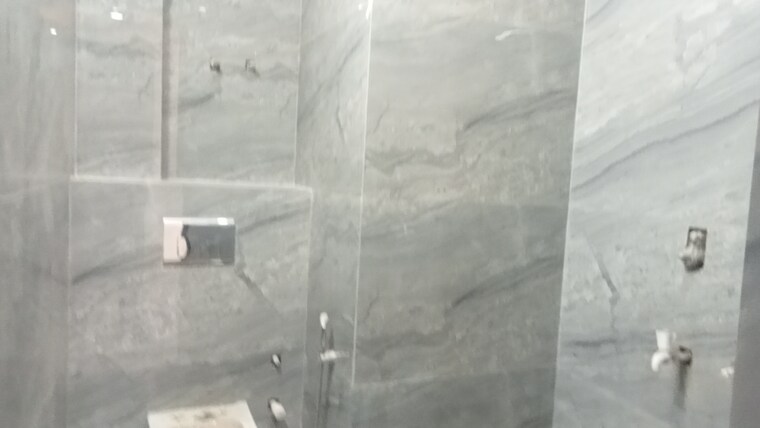 Bathroom, palam colony 3 Bedroom 900 Sq.Ft. Builder Floor In Palam Colony Delhi 9556750