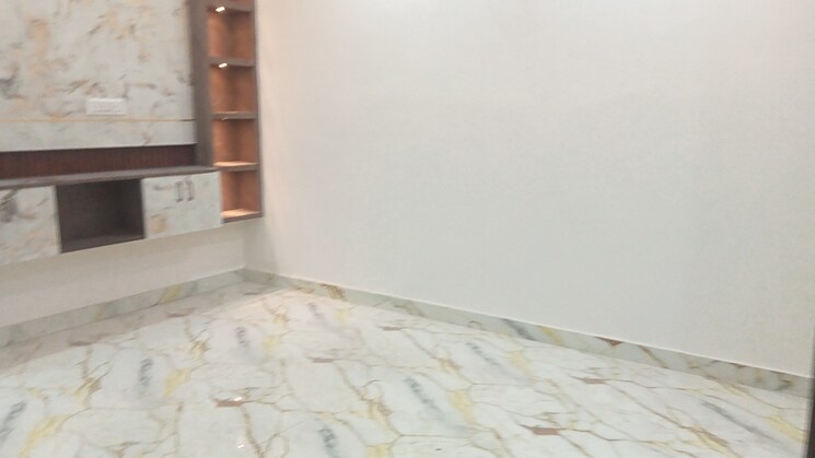 Room, palam colony 3 Bedroom 900 Sq.Ft. Builder Floor In Palam Colony Delhi 9556750