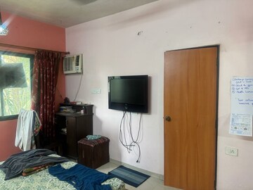 Living Room in 3 BHK Apartment at Kamanwala Manavsthal II, Goregaon East – for Rent