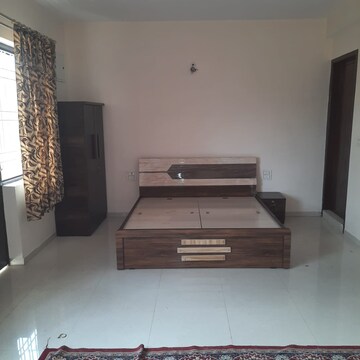 Living Room in 4 BHK Villa at Kamla Nehru Nagar – for Rent