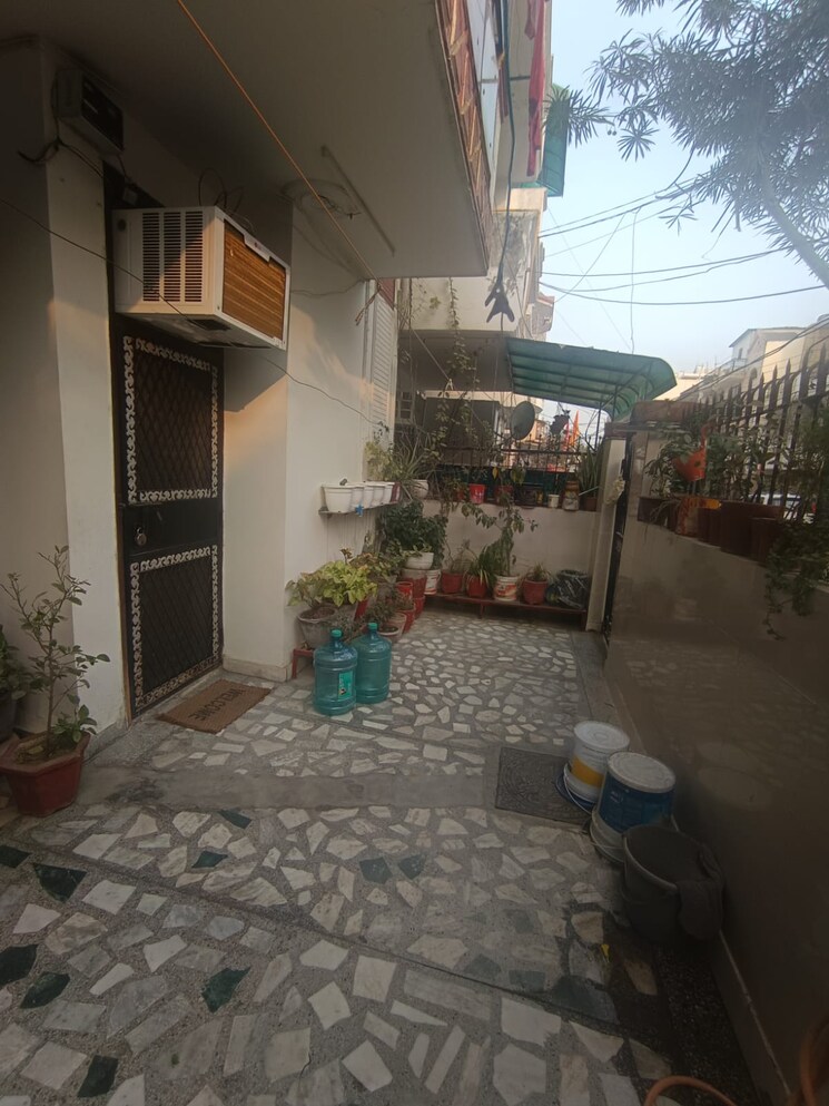  Parking, ashoka-enclave-faridabad 2 Bedroom 850 Sq.Ft. Builder Floor In Sector 34 Faridabad 9556837