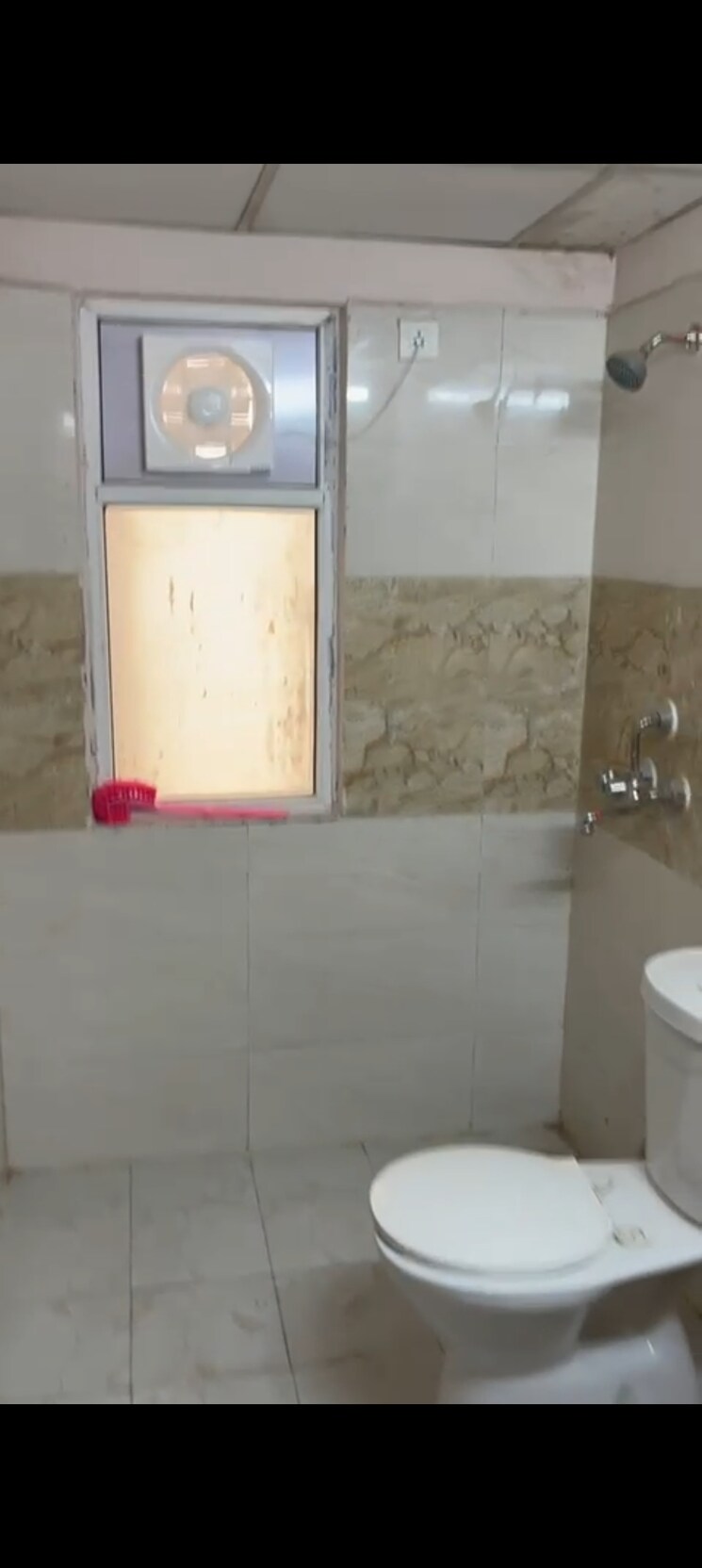Bathroom, amrapali-golf-homes 3 Bedroom 1425 Sq.Ft. Apartment In Sector 4 Greater Noida Greater Noida 9556848