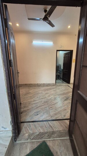 Room in 2 BHK Builder Floor at Sainik Colony – for Rent