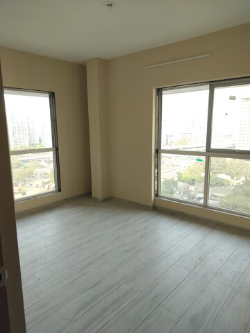 Room in 2 BHK Apartment at Vision Heights, Jogeshwari West – for Rent