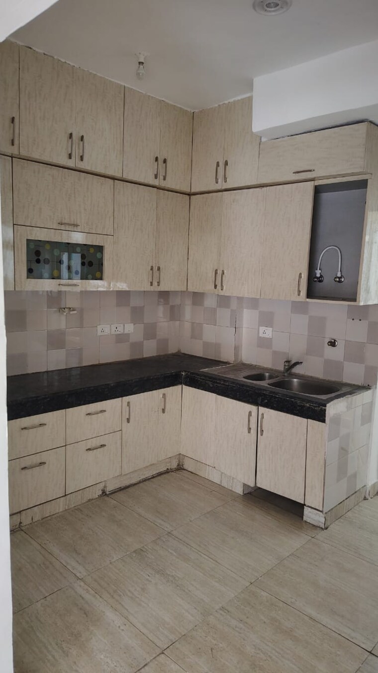 Kitchen, wave-dream-homes 2 Bedroom 808 Sq.Ft. Apartment In Wave City Ghaziabad 9556871