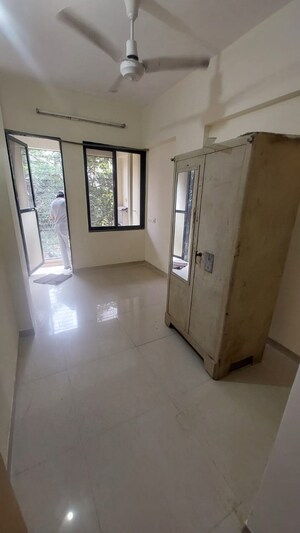 1 BHK Apartment For Rent in Siddhatek Apartments, Kandivali West