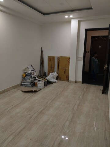 Parking in 3 BHK Builder Floor at Chattarpur – for Rent