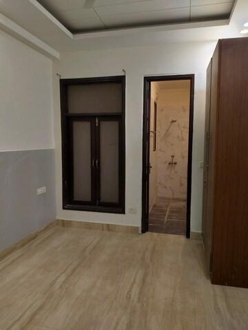 Room in 3 BHK Builder Floor at Chattarpur – for Rent