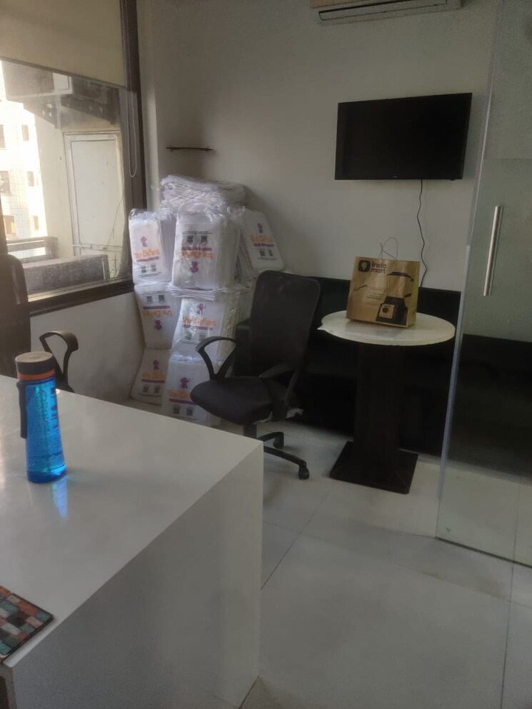 Team Area, malad west Commercial Office Space 1200 Sq.Ft. In Malad West Mumbai 9556950