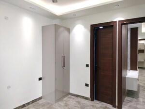 Room in 3 BHK Apartment at Sector 5 Dwarka – for Rent