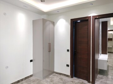 Room in 3 BHK Apartment at Sector 5 Dwarka – for Rent