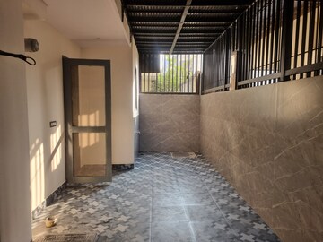 Room in 2 BHK Builder Floor at Sector 57 – for Rent