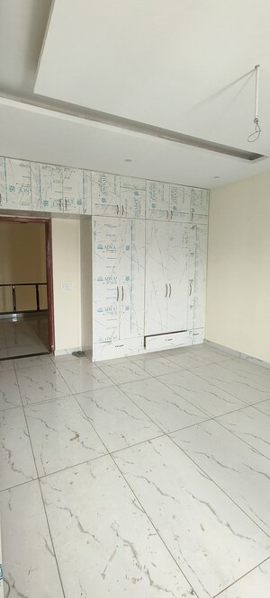 Room in 6 BHK Independent House at Aerocity – for Sale