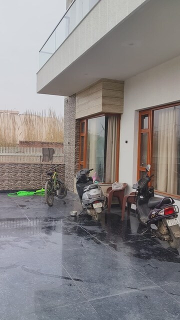 Gym in 6 BHK Independent House at Aerocity – for Sale