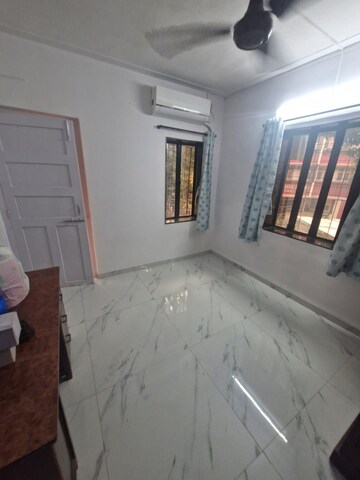 Bedroom in 2 BHK Apartment at Kurla East – for Rent