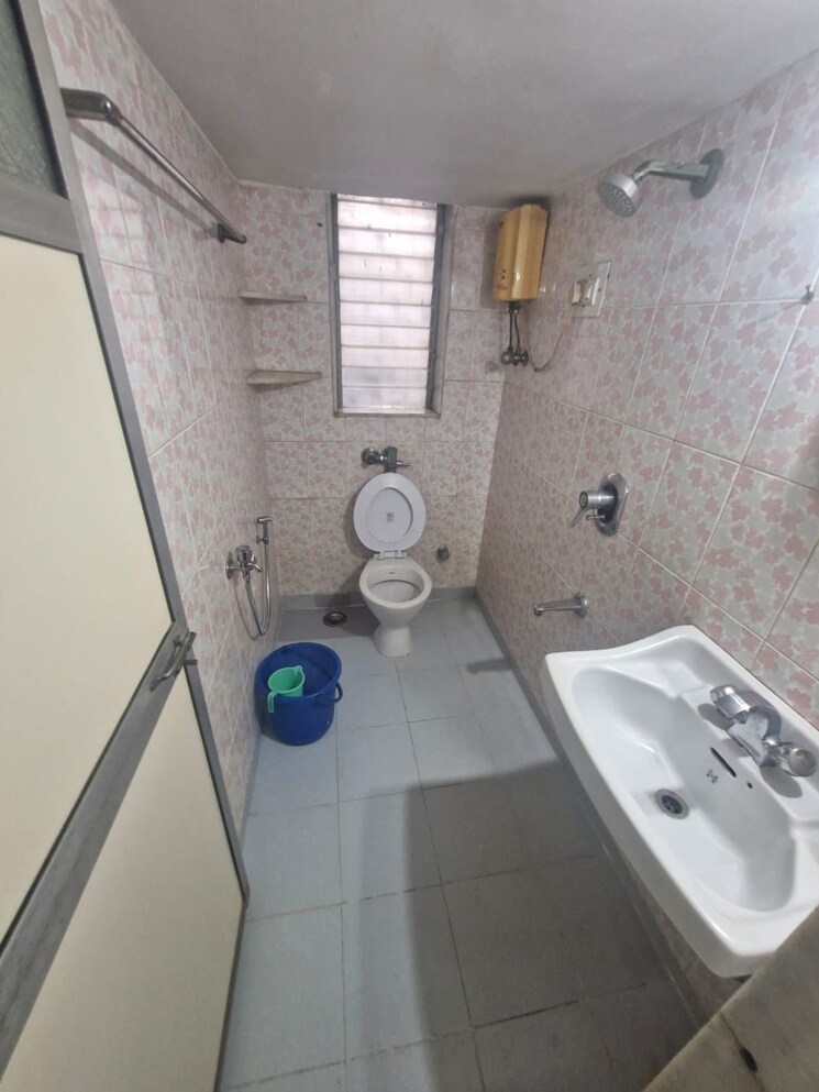 Bathroom, kurla east 2 Bedroom 650 Sq.Ft. Apartment In Kurla East Mumbai 9556956