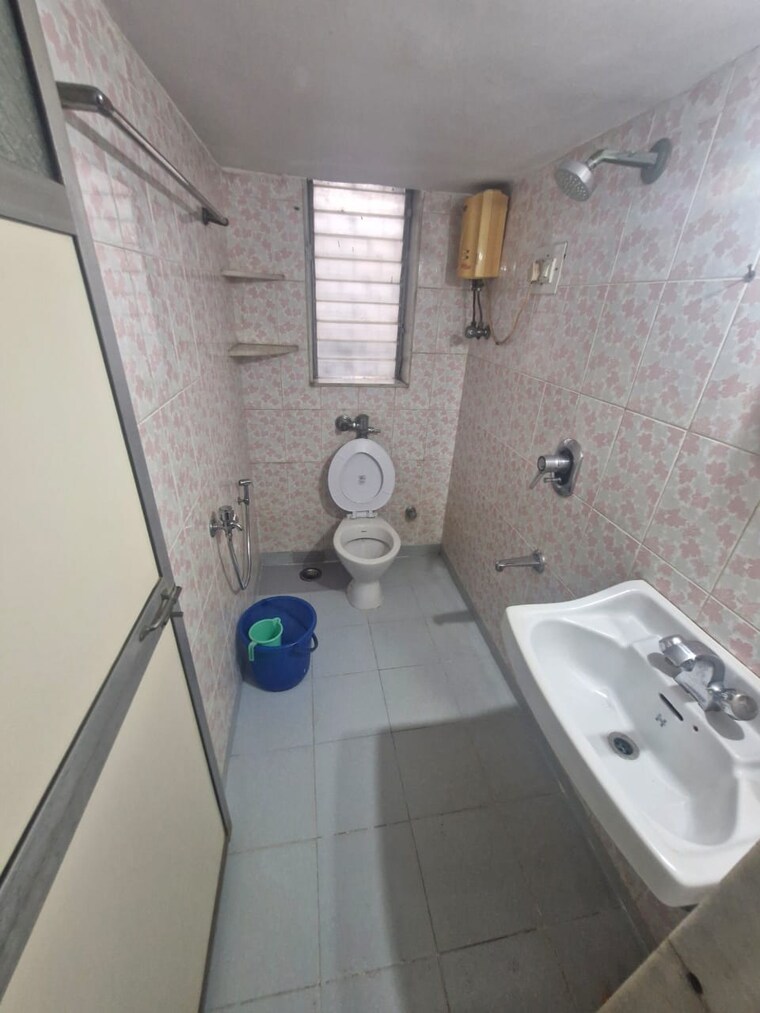 Bathroom, kurla east 2 Bedroom 650 Sq.Ft. Apartment In Kurla East Mumbai 9556956