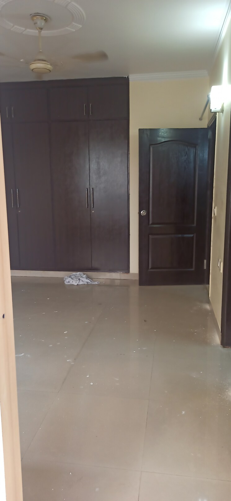 undefined, emerald-green 4 Bedroom 2950 Sq.Ft. Apartment In Sector 52 Gurgaon 9557012