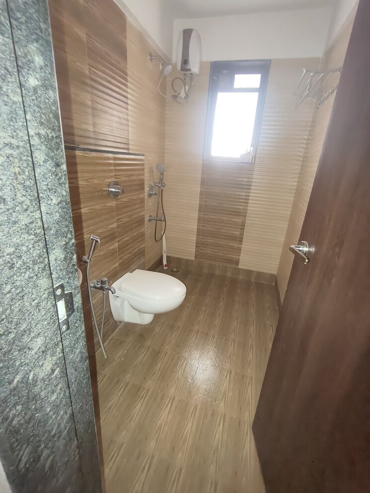 Bathroom, indira nagar 3 Bedroom 1900 Sq.Ft. Apartment In Indira Nagar Nashik 9556963