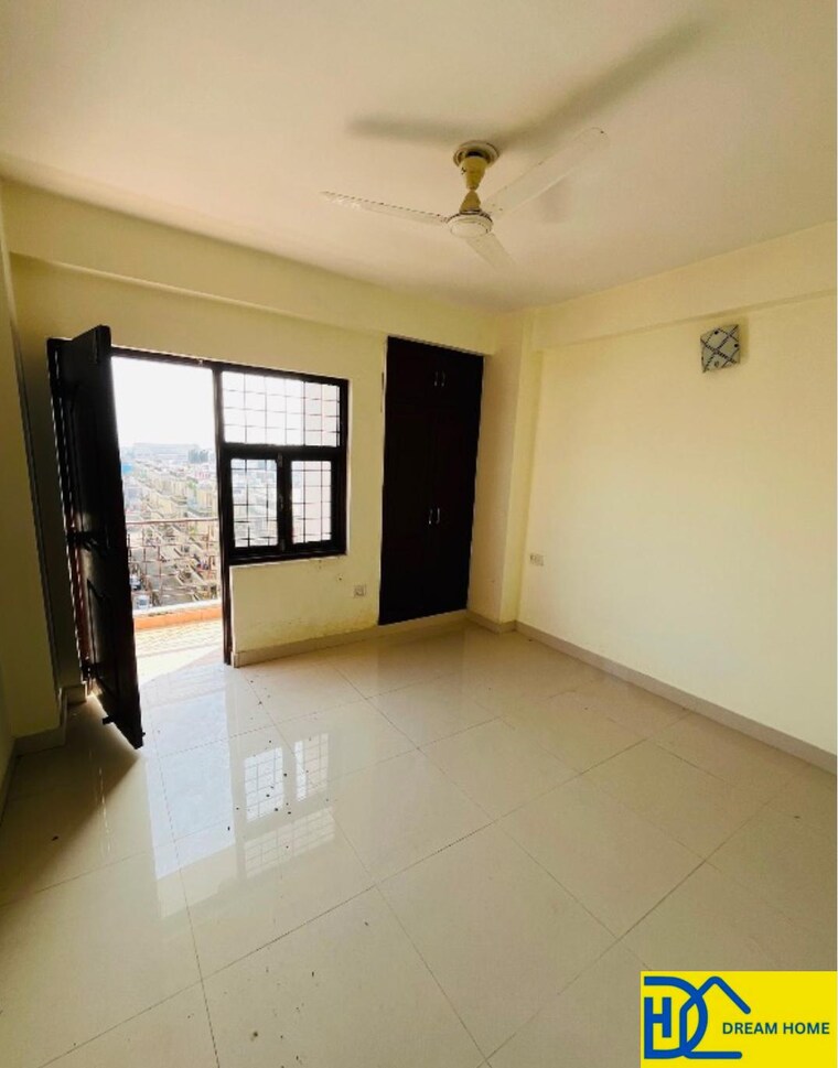 Room, gms road 2 Bedroom 1200 Sq.Ft. Apartment In Gms Road Dehradun 9556959