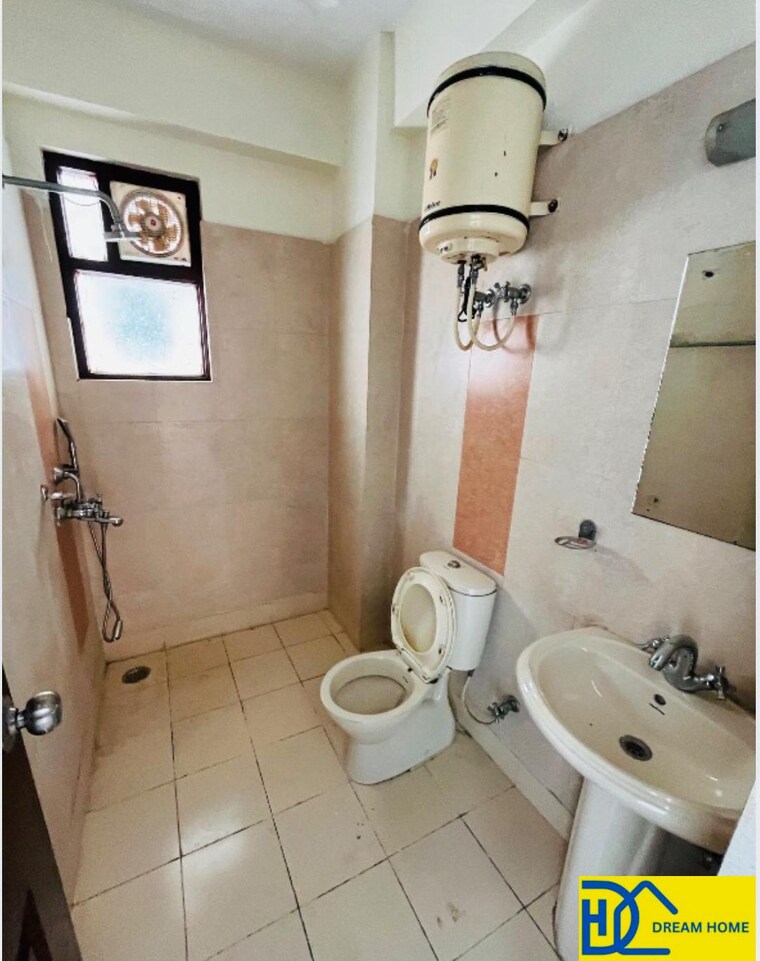 Bathroom, gms road 2 Bedroom 1200 Sq.Ft. Apartment In Gms Road Dehradun 9556959