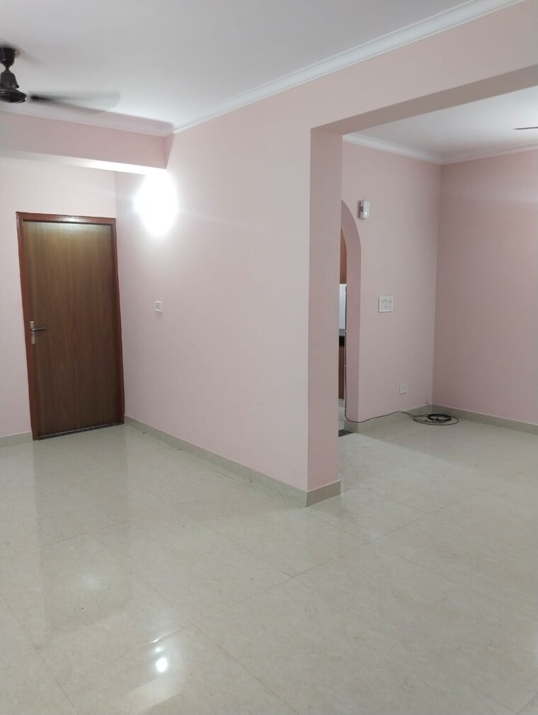 Room, sector 5 dwarka 2 Bedroom 1200 Sq.Ft. Apartment In Sector 5 Dwarka Delhi 9556982