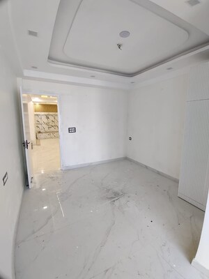 Room in 3 BHK Builder Floor at Gms Road – for Sale