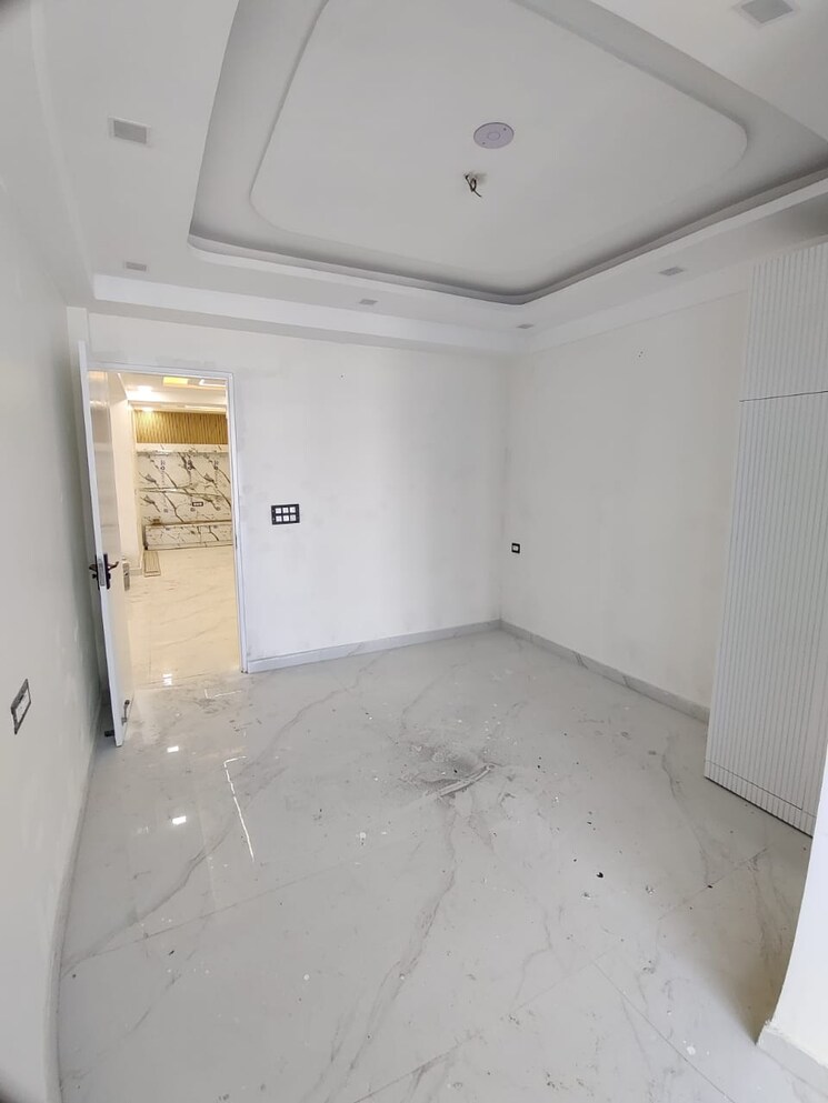 Room, gms road 3 Bedroom 2200 Sq.Ft. Builder Floor In Gms Road Dehradun 9556985