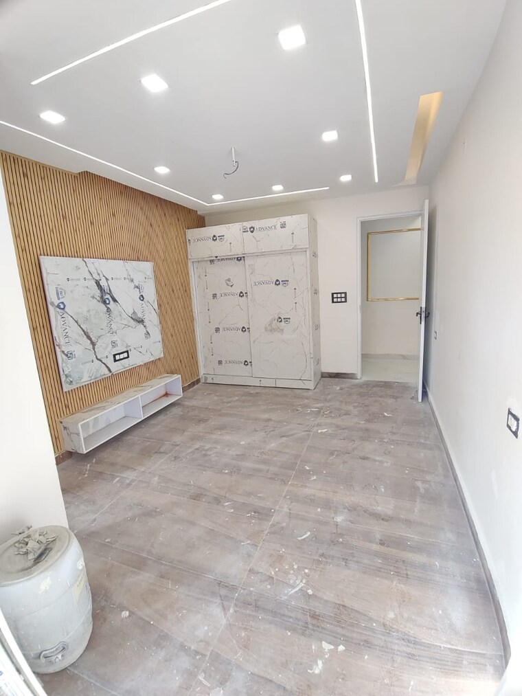 Room, gms road 3 Bedroom 2200 Sq.Ft. Builder Floor In Gms Road Dehradun 9556985