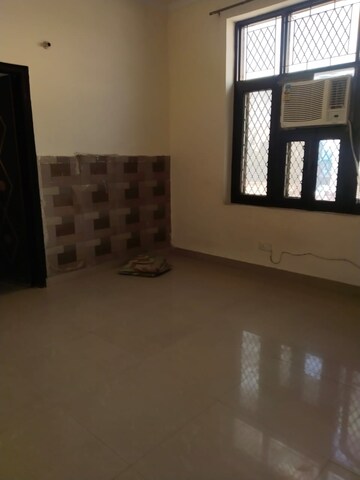 Master Bedroom in 2 BHK Builder Floor at Ashoka Enclave Faridabad, Sector 34 – for Rent
