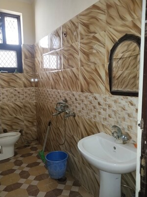 Bathroom in 2 BHK Builder Floor at Ashoka Enclave Faridabad, Sector 34 – for Rent