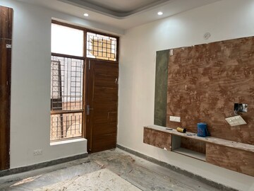 Room in 3 BHK Builder Floor at Ashoka Enclave Faridabad, Sector 34 – for Sale