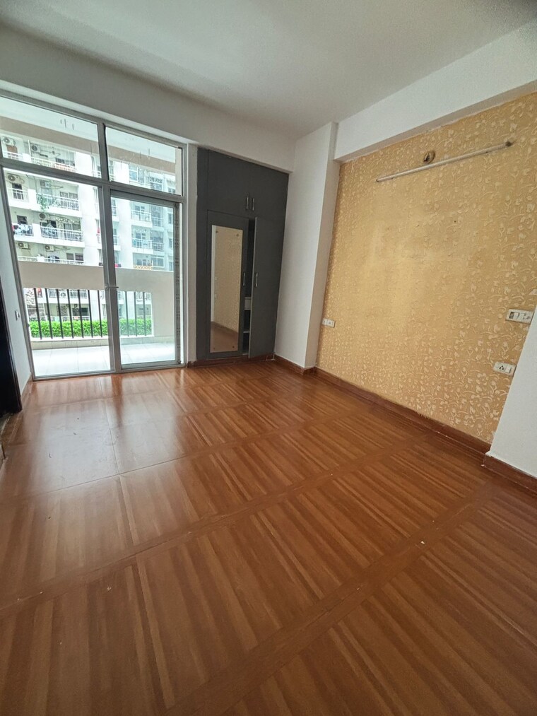 Room, galaxy-north-avenue-ll 2.5 Bedroom 1175 Sq.Ft. Apartment In Gaur City 2 Greater Noida 9557026