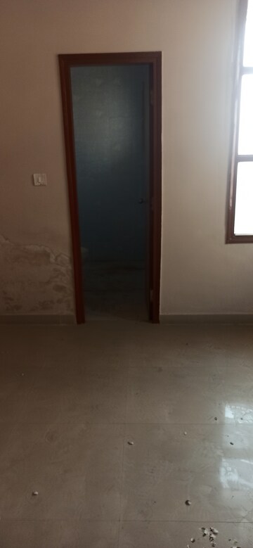 Furnished Amenities in 4 BHK Penthouse at Rajvilas Apartments, Sector 52 – for Rent