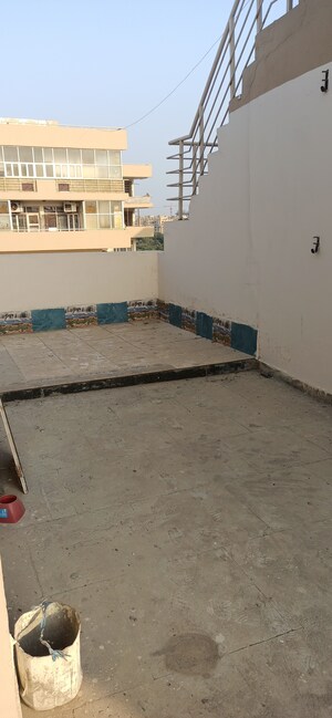 Building Lobby in 4 BHK Penthouse at Rajvilas Apartments, Sector 52 – for Rent