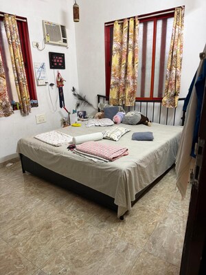 Bedroom in 2 BHK Apartment at Navjivan Colony, Mahim – for Rent