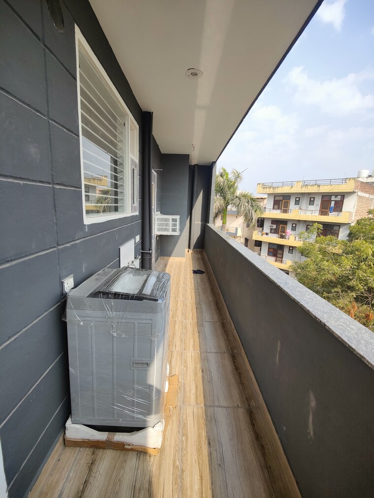 Balcony, sas-tower 2 Bedroom 1350 Sq.Ft. Builder Floor In Sector 38 Gurgaon 9557123