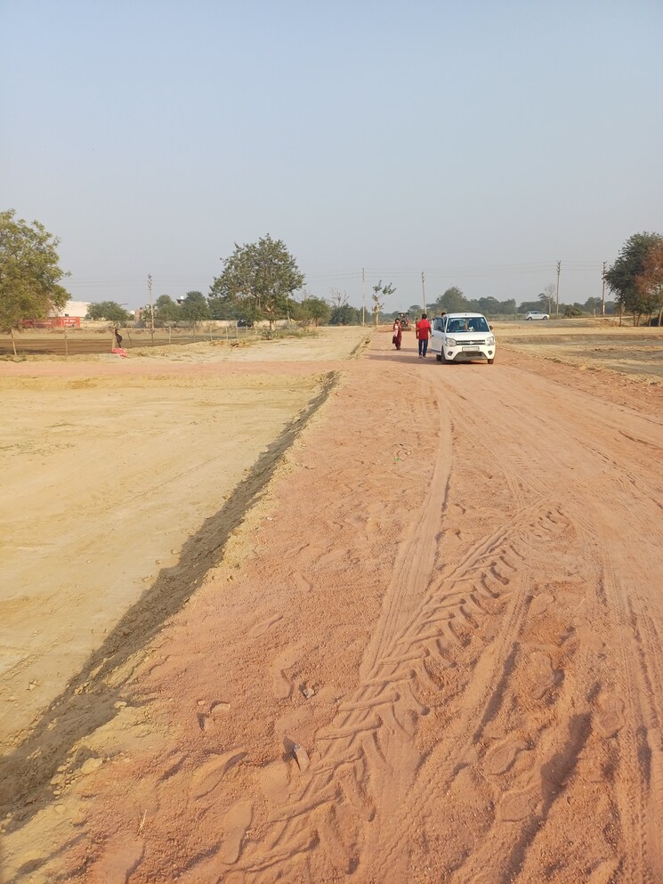 Garden, bhopani  124 Sq.Yd. Plot In Bhopani Faridabad 9557142