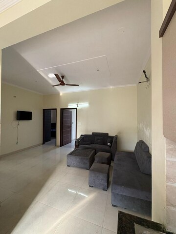 Team Area in 3 BHK Builder Floor at Huda Staff Colony, Sector 46 – for Rent