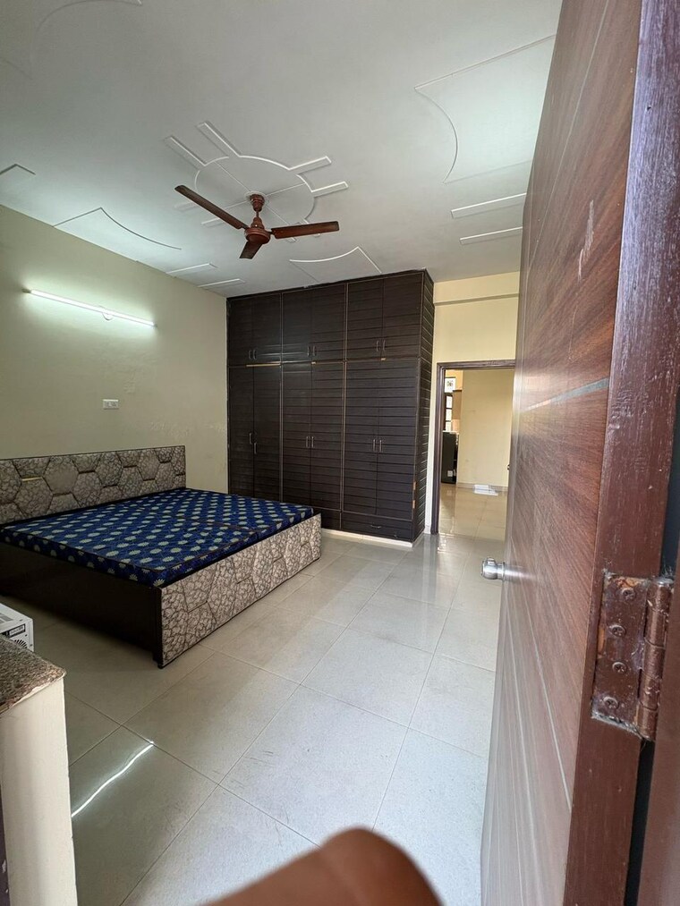 Bedroom, huda-staff-colony 3 Bedroom 1850 Sq.Ft. Builder Floor In Sector 46 Gurgaon 9557143