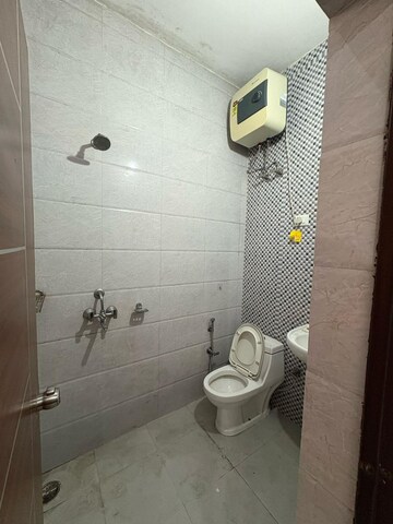 Bathroom in 3 BHK Builder Floor at Huda Staff Colony, Sector 46 – for Rent