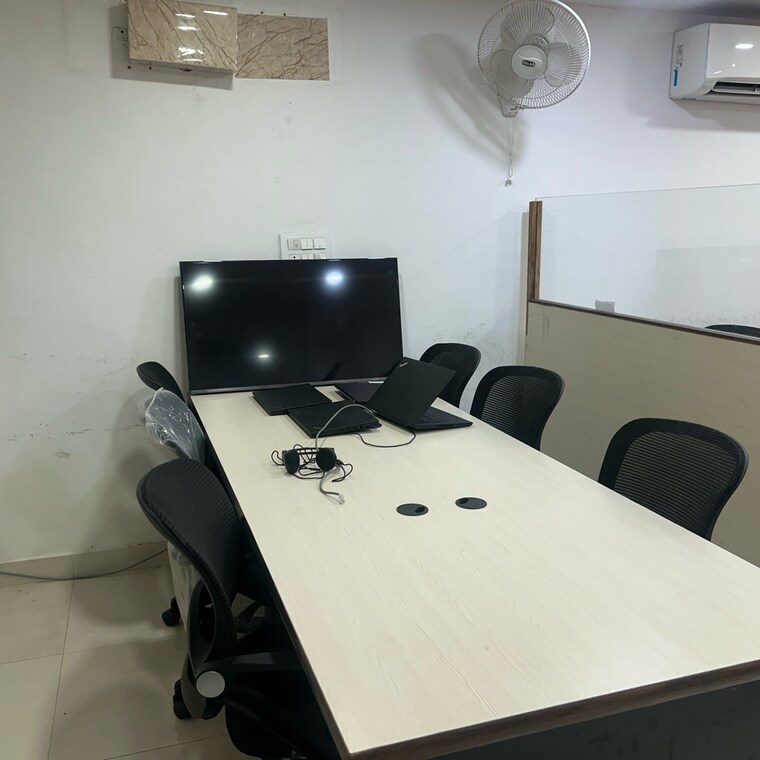 Team Area, sector 17 Commercial Office Space 750 Sq.Ft. In Sector 17 Chandigarh 9557176