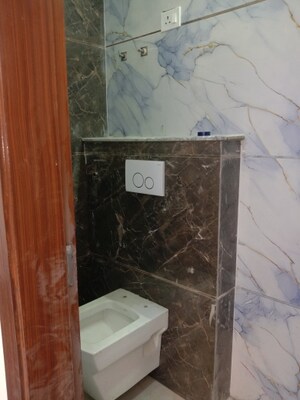 Furnished Amenities in 2 BHK Builder Floor at Dwarka Mor – for Sale