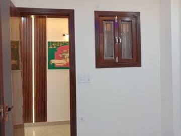 Room in 2 BHK Builder Floor at Dwarka Mor – for Sale