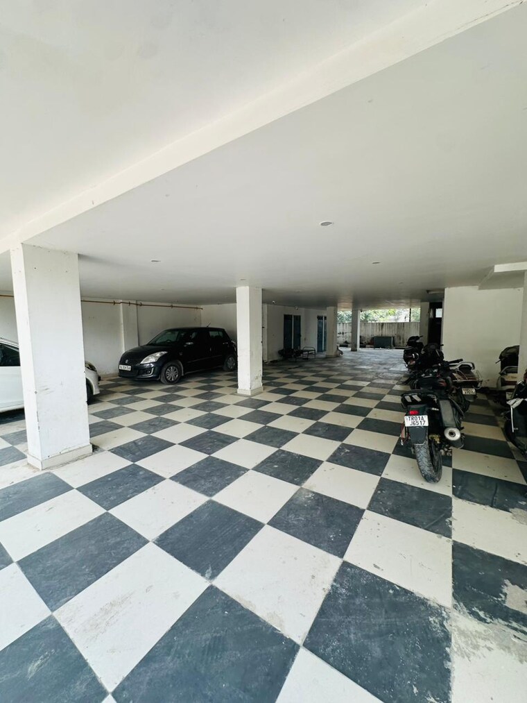 Parking, tdi-the-retreat 3 Bedroom 2250 Sq.Ft. Builder Floor In Sector 89 Faridabad 9557216