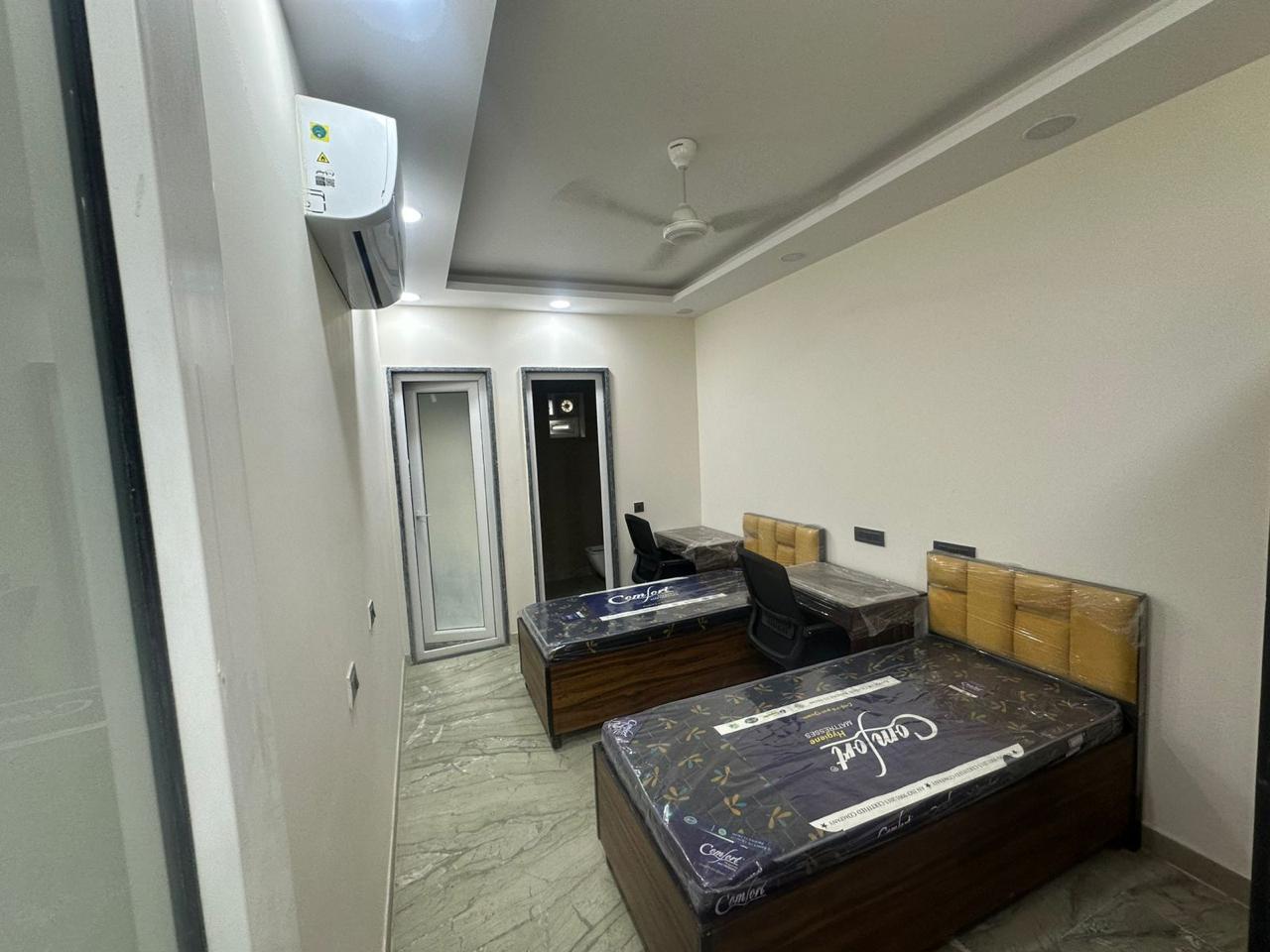 2 BHK + Servant Room Builder Floor For Rent in Vasai West